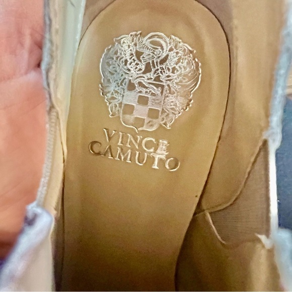 Vince Camuto Women's Famhida Faux Snakeskin
Leather Ankle Boots Booties Size 8.5 - Picture 9 of 12